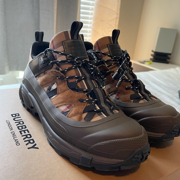 Worn only 5 times. Like new. - Picture 2 of 3